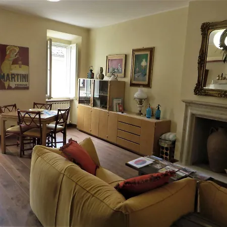 La Casa Nel Borgo Apartment *